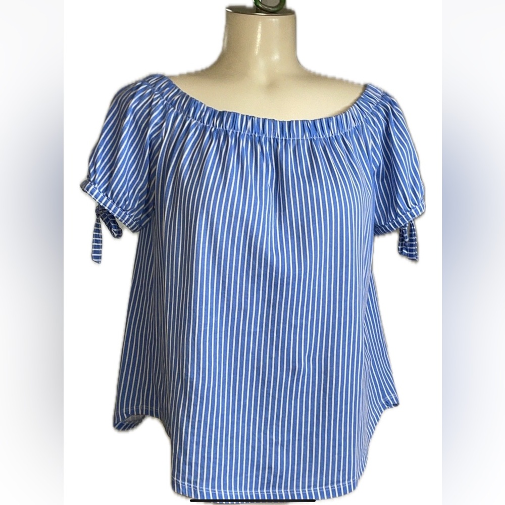 H&M Pretty Striped blue and white on / off the shoulder top.